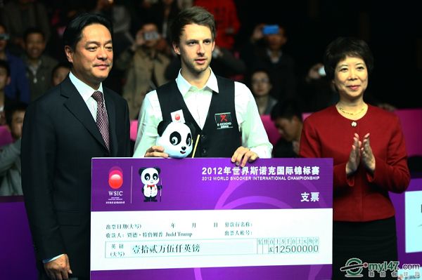 很多球迷开 很多球迷开