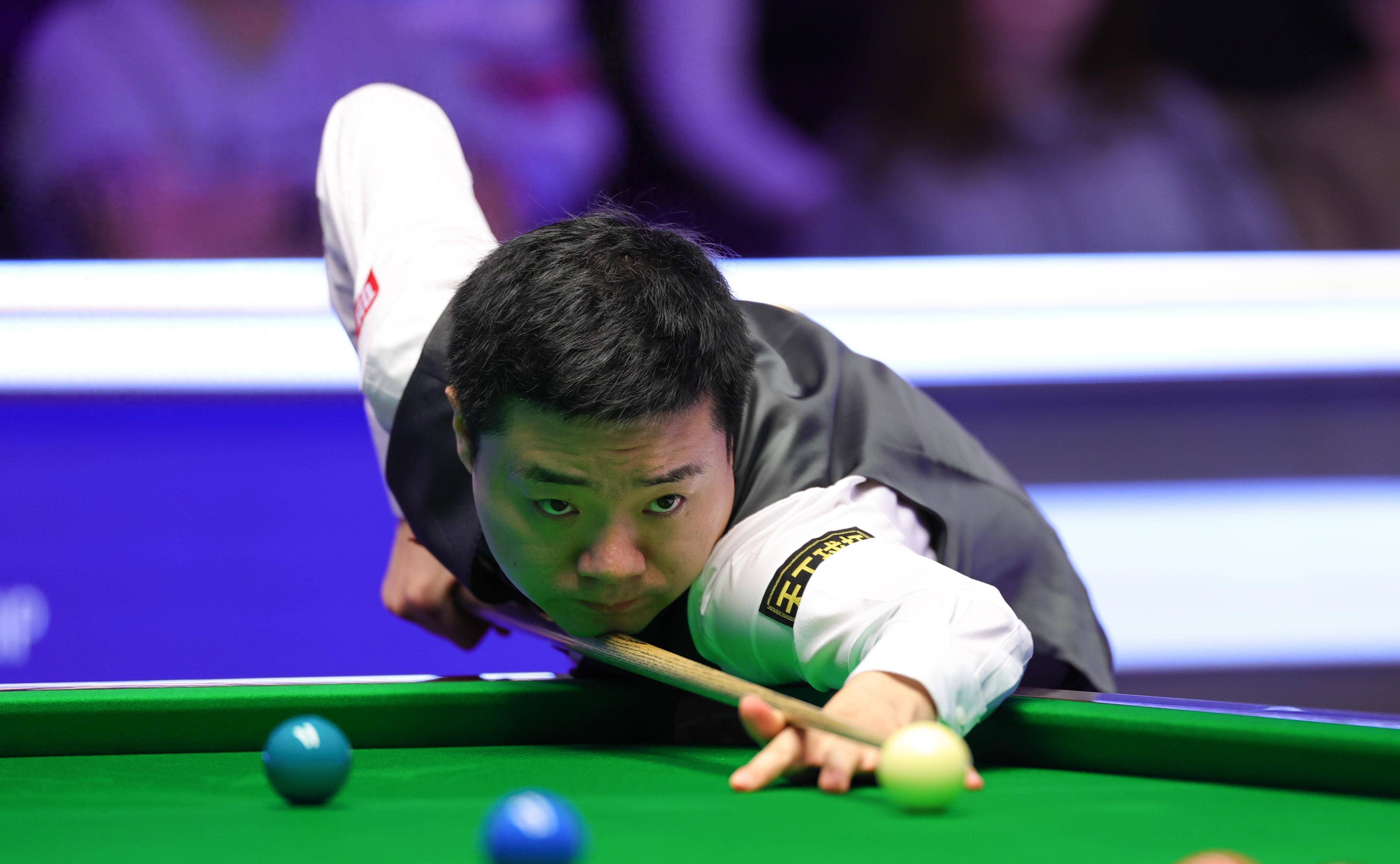 为球迷们呈 为球迷们呈