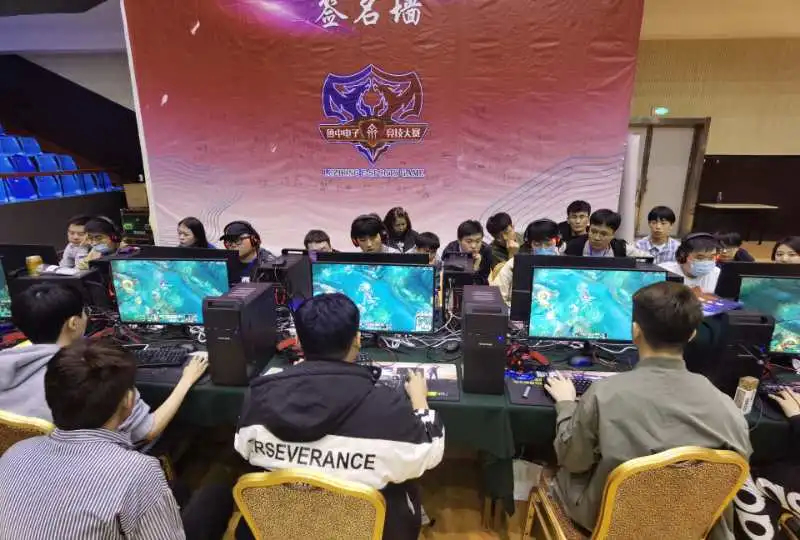 向来强势